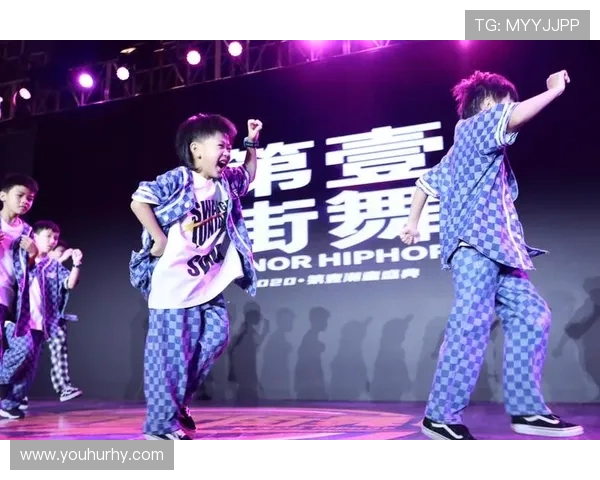 成都街舞队与南京街舞队赛后复盘分析团队配合与表现的关键因素