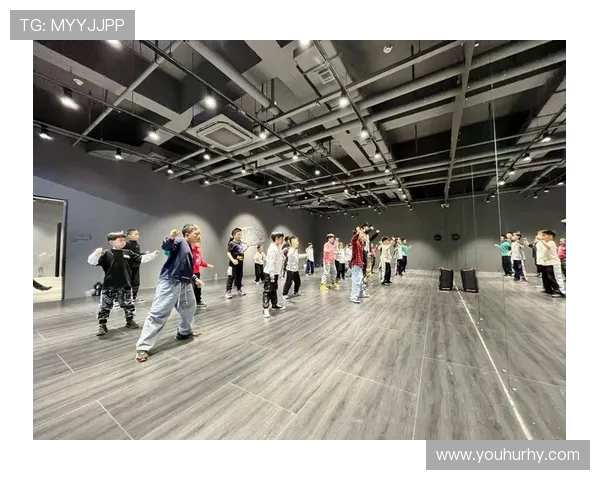 深圳街舞队的热情与创意在街头舞动的节奏之旅